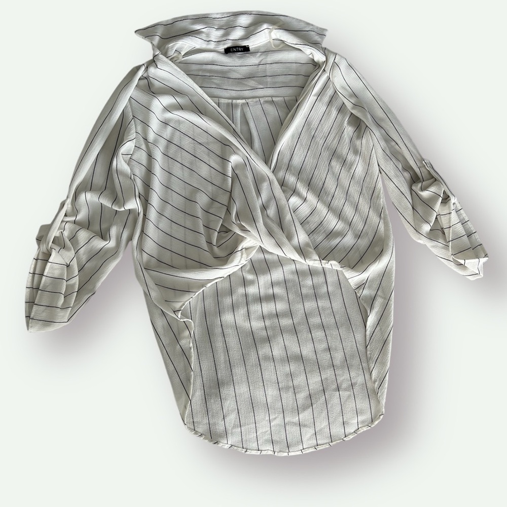 Entry Deep Neckline Blouse